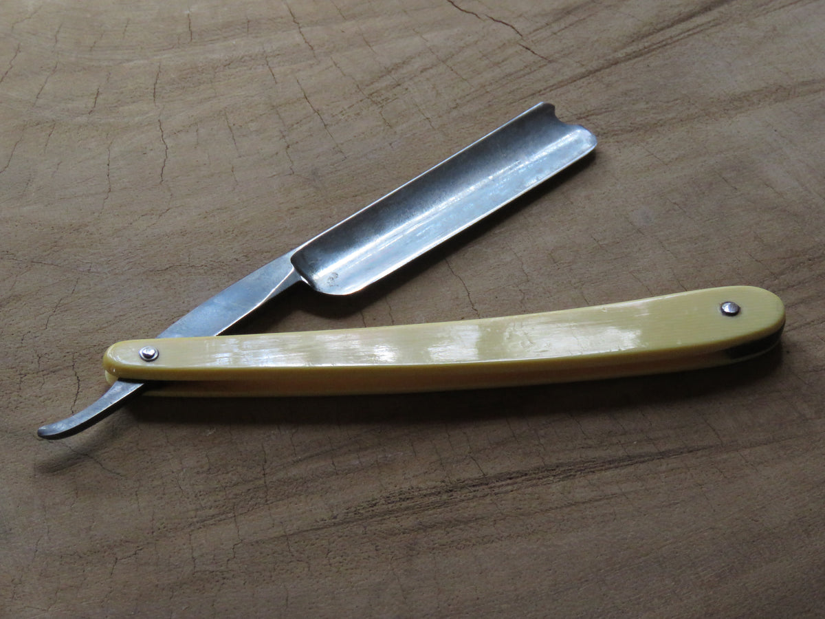 W.H. Morley and sons Clover brand razor (VR17) – Bundubeard