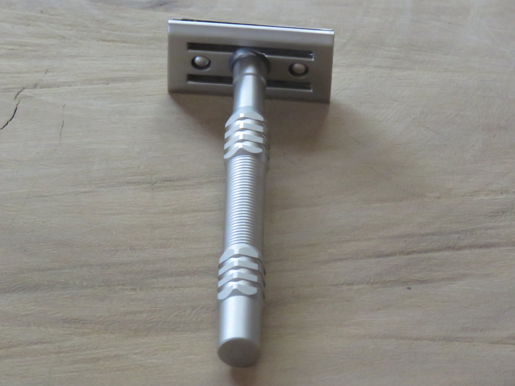 Pearl L-65 semi slant safety razor with stainless steel handle – Bundubeard