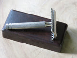 Gillette 'New' in Bakelite case 1930-490 (V430)