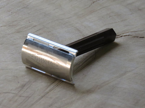 British Gillette Tech Bakelite handle (V287)