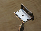 Ever ready 1912 British made single edge razor (V288)