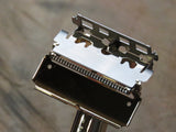 Twin blade safety razor DE33