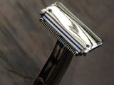Twin blade safety razor DE33