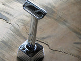 Twin blade safety razor DE33