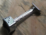 Twin blade safety razor DE33