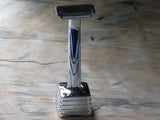 Twin blade safety razor DE33