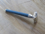 British made Gillette Slim twist (Knack) V3 1975 (V395)