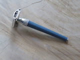 British made Gillette Slim twist (Knack) V3 1975 (V395)