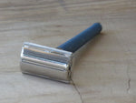 British made Gillette Slim twist (Knack) V3 1975 (V395)