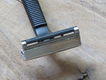 Gillette twin injector razor (V332)