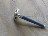 British made Gillette Slim twist (Knack) S3 1981 (V331)