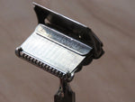 Ever ready 1912 British made single edge razor (V343)