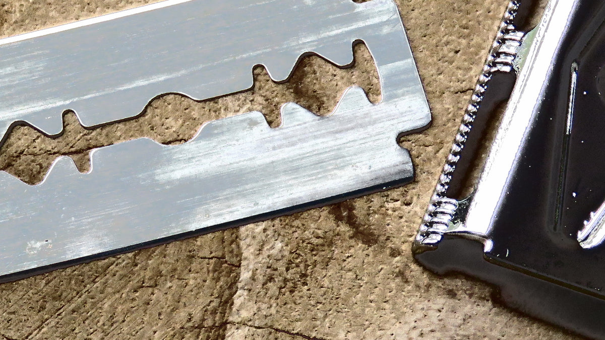 'Time for a change' razor and blades set. β Bundubeard