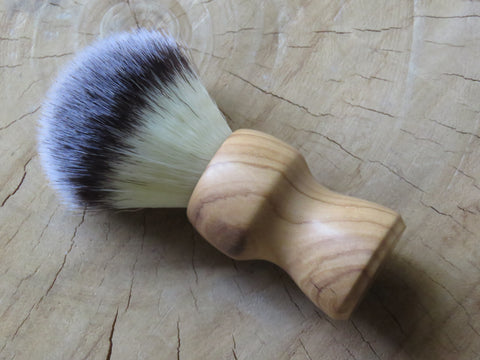 Bosveld Wild Olive with synthetic Silvertip knot (CB236)