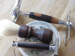 Hardekool razor, brush and stand set in Heartwood/Sapwood (HKS5)