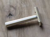 Good humor open comb 2-piece razor 1932-1936 (V155)