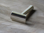 Good humor open comb 2-piece razor 1932-1936 (V155)