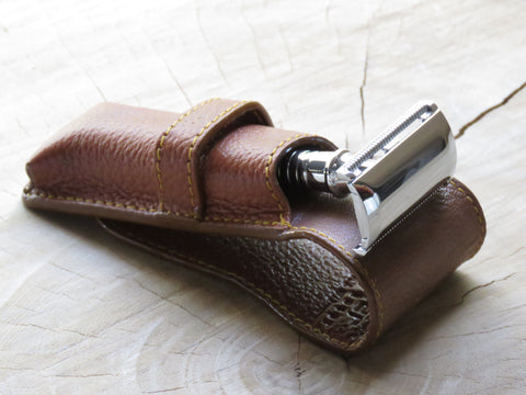 Parker safety razor pouch in brown - Bundubeard