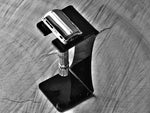 Razor stand in clear or black acrylic - Bundubeard