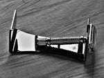 Razor stand in clear or black acrylic - Bundubeard