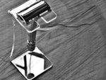 Razor stand in clear or black acrylic - Bundubeard